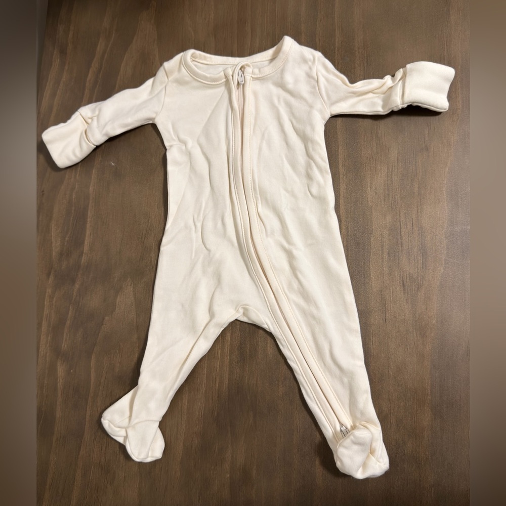 Colored Organics - NB Onesies - Picture 3 of 5